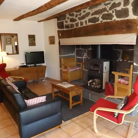 Maison De Caractere 8 Pers Avec Cheminee Et Jardin A - Fr-1-742-338 * Mandailles-Saint-Julien